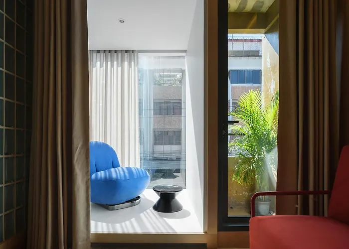 Hotel Stupid